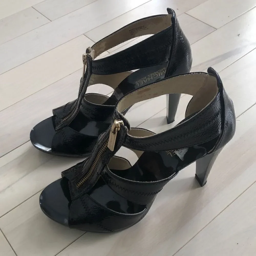 Michael Kors Women's Leather T-Strap Sandals Black 8M